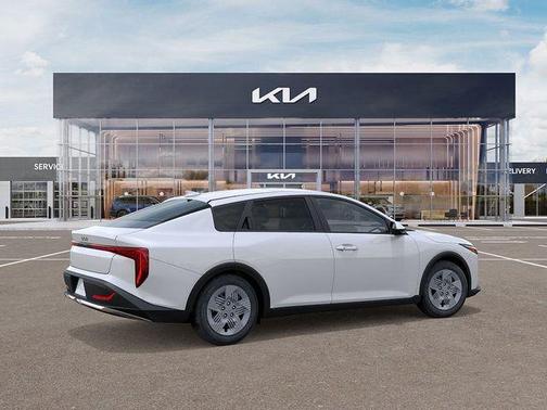 Snow White Pearl 2025 Kia K4 LX