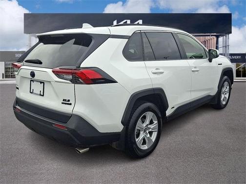 2021 Toyota RAV4 Hybrid XLE