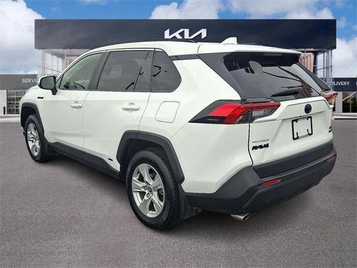 2021 Toyota RAV4 Hybrid XLE