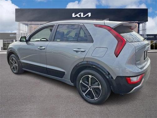 2024 Kia Niro SX