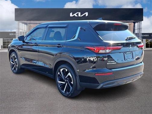2022 Mitsubishi Outlander ES