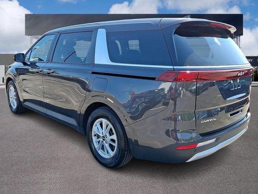 Metal 2024 Kia Carnival LX Seat Package