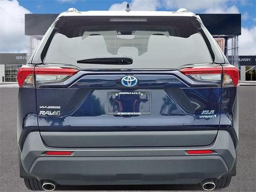 2023 Toyota RAV4 Hybrid XLE