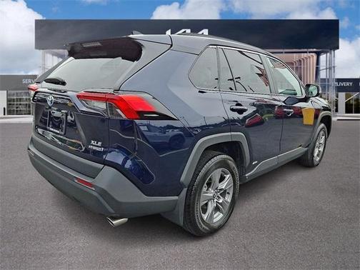 2023 Toyota RAV4 Hybrid XLE