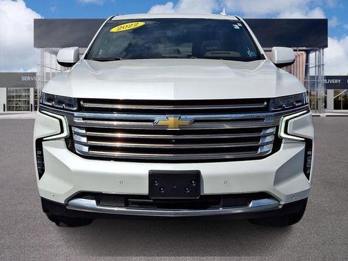 Iridescent Pearl Tricoat 2022 Chevrolet Suburban High Country