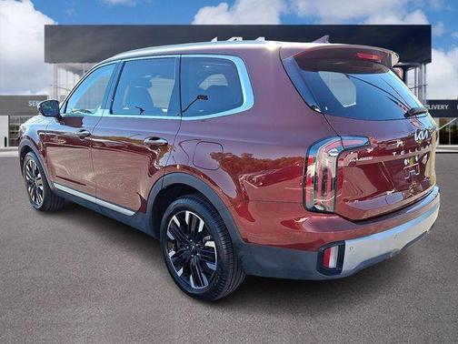 Red 2023 Kia Telluride SX
