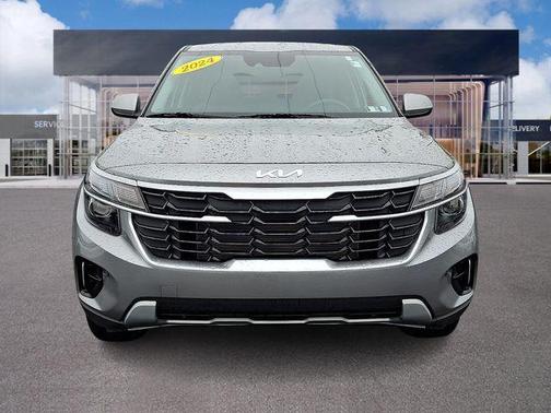 Steel Gray 2024 Kia Seltos LX