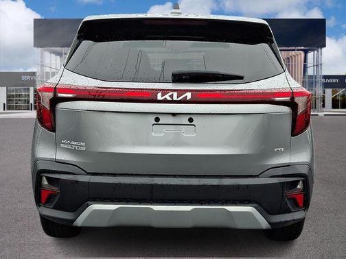 Steel Gray 2024 Kia Seltos LX