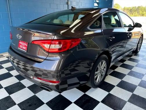 2017 Hyundai SONATA SE