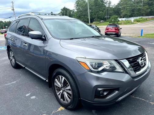 2017 Nissan Pathfinder SL