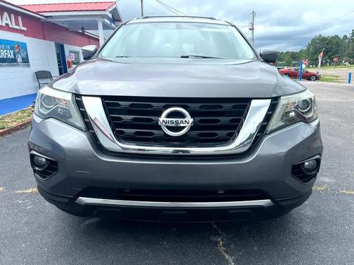 2017 Nissan Pathfinder SL