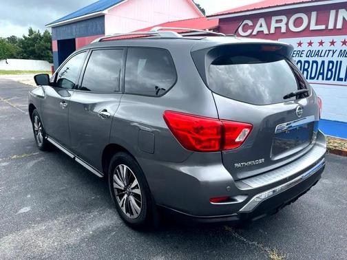 2017 Nissan Pathfinder SL
