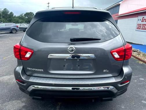 2017 Nissan Pathfinder SL