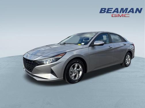 2023 Hyundai ELANTRA SE