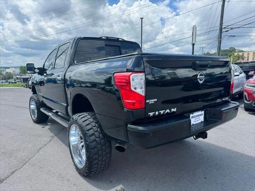 2017 Nissan Titan SL
