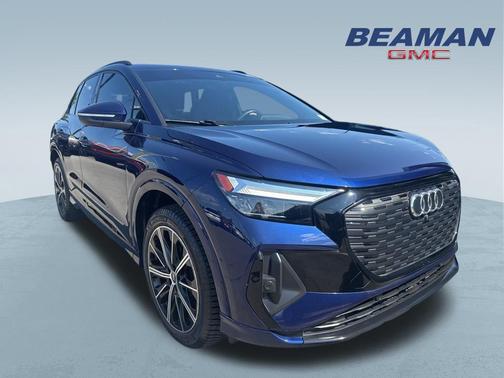 2022 Audi e-tron Premium Plus