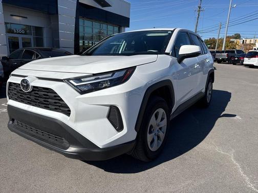 2025 Toyota RAV4 LE