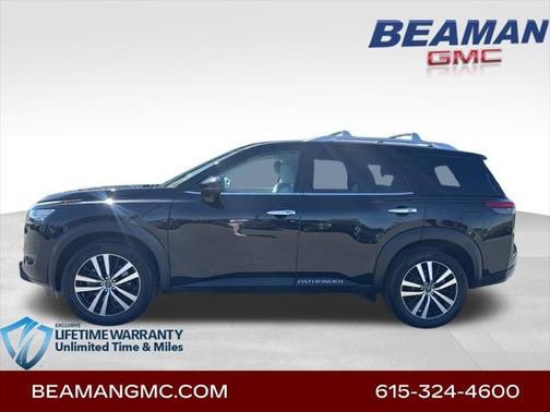 2023 Nissan Pathfinder SL 4WD