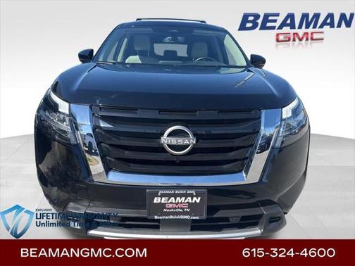 2023 Nissan Pathfinder SL 4WD