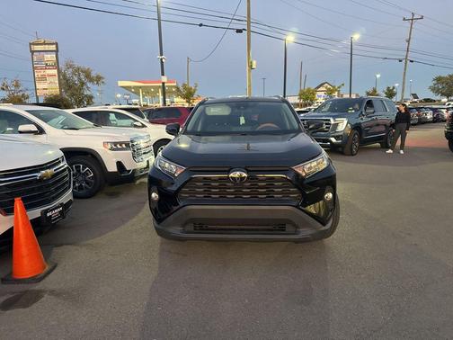 2020 Toyota RAV4 XLE