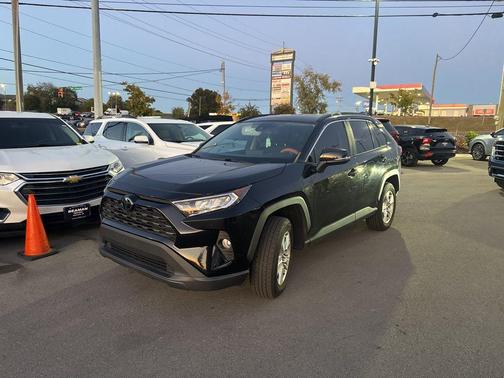 2020 Toyota RAV4 XLE