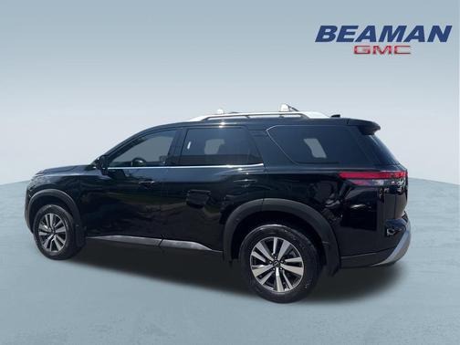 2023 Nissan Pathfinder SL FWD