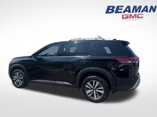 2023 Nissan Pathfinder SL FWD