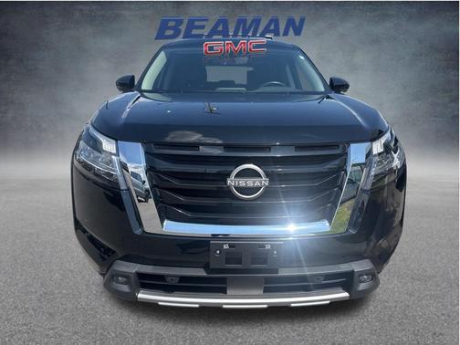 2023 Nissan Pathfinder SL FWD