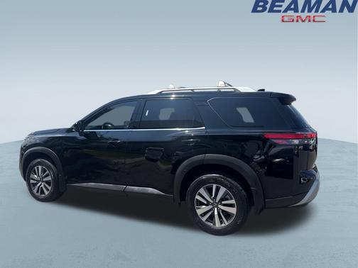 2023 Nissan Pathfinder SL FWD