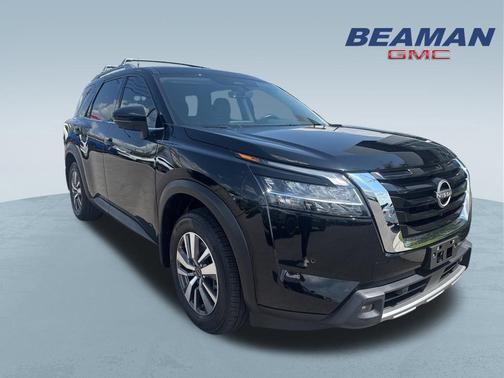 2023 Nissan Pathfinder SL FWD