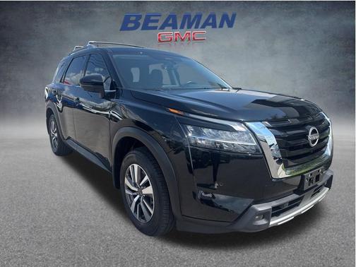 2023 Nissan Pathfinder SL FWD