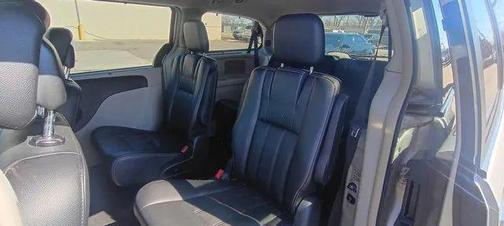 2012 Chrysler Town & Country Touring-L