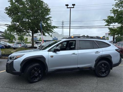 Ice Silver Metallic 2022 Subaru Outback Wilderness