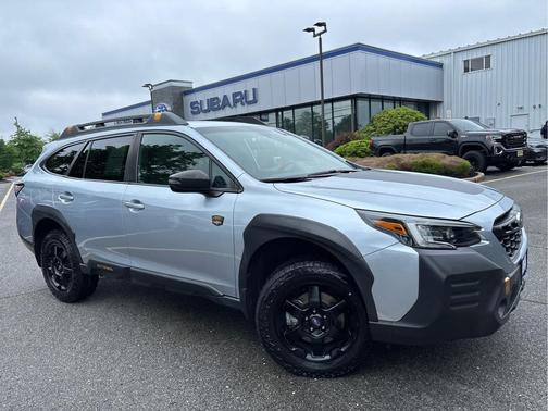 Ice Silver Metallic 2022 Subaru Outback Wilderness