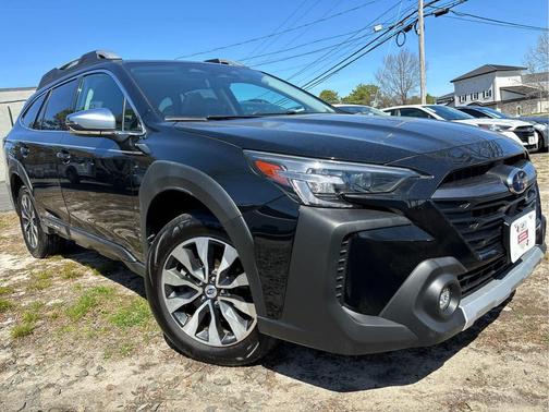 Crystal Black Silica 2023 Subaru Outback Touring XT