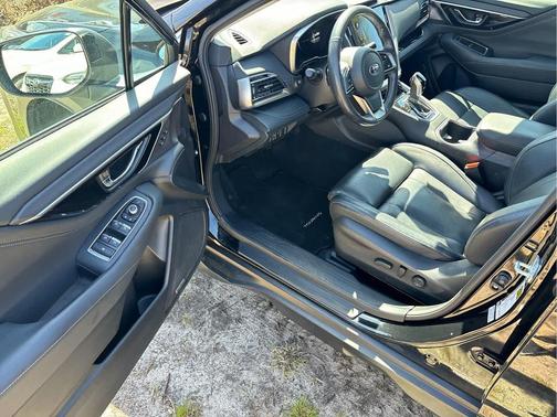 Crystal Black Silica 2023 Subaru Outback Touring XT