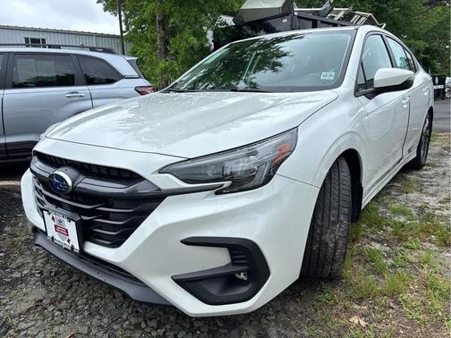 CRYSTAL WHT PRL 2025 Subaru Legacy Limited