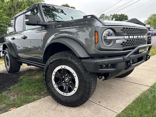 Carbonized Gray Metallic 2025 Ford Bronco Badlands