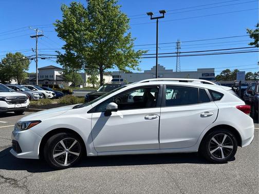 CRYSTAL WHITE PEA 2023 Subaru Impreza Premium