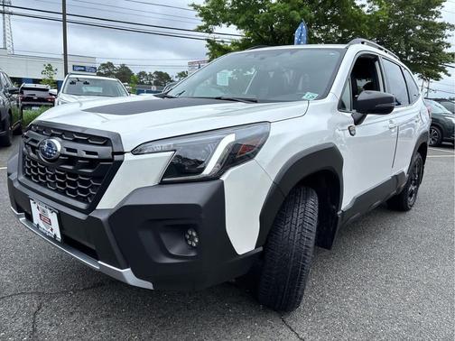 Crystal White Pearl 2024 Subaru Forester Wilderness