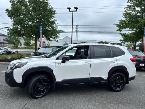 Crystal White Pearl 2024 Subaru Forester Wilderness