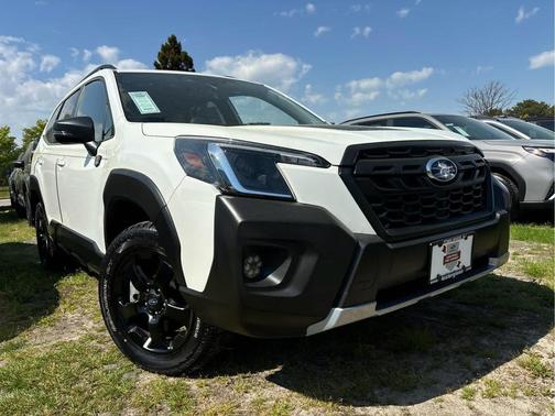 Crystal White Pearl 2025 Subaru Forester Wilderness
