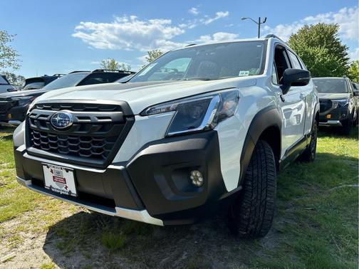 Crystal White Pearl 2025 Subaru Forester Wilderness