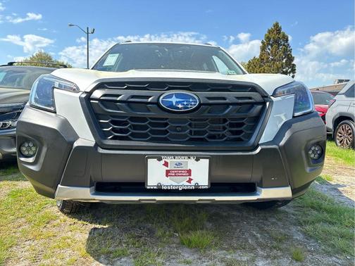 Crystal White Pearl 2025 Subaru Forester Wilderness