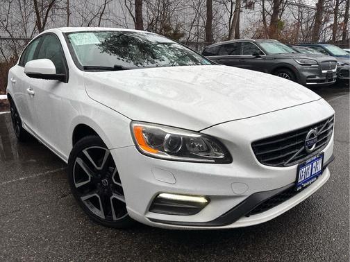 2017 Volvo S60 T5 Dynamic