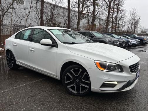 2017 Volvo S60 T5 Dynamic