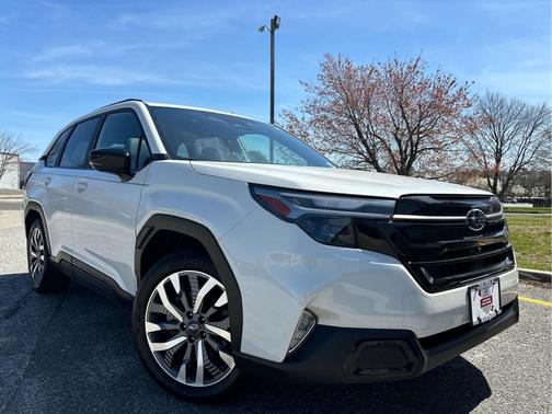 Crystal White Pearl 2025 Subaru Forester Touring