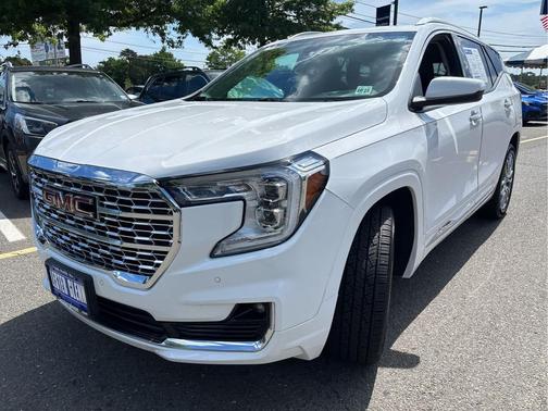 Summit White 2022 GMC Terrain Denali