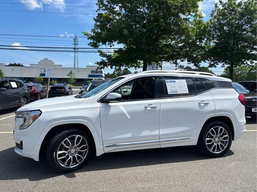 Summit White 2022 GMC Terrain Denali