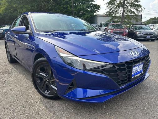 2022 Hyundai ELANTRA SEL